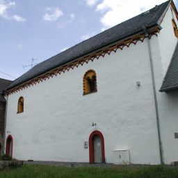 Eingang über den Kreuzgarten der St. Castorkirche